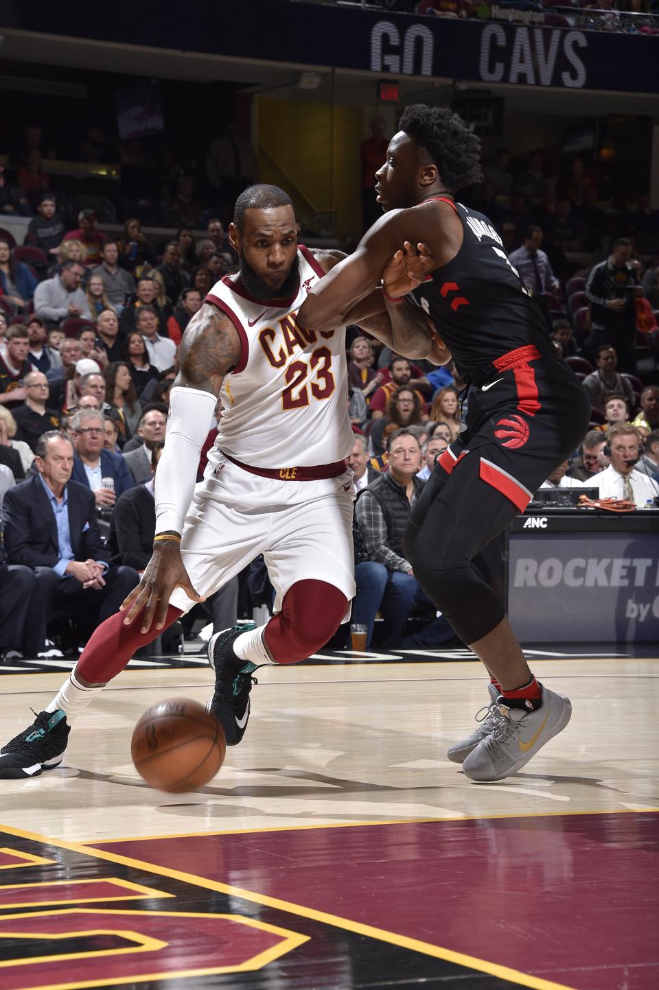 九游体育划重点！裁判官方：NBA新季严查辅助手推人 詹姆斯亚历山大等恐受大影响